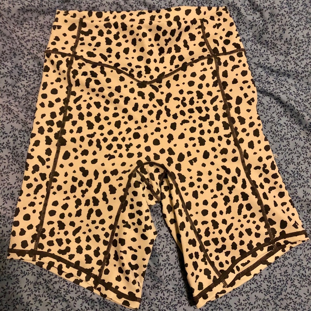 Balance Athletica Rider Shorts - Snow Leopard